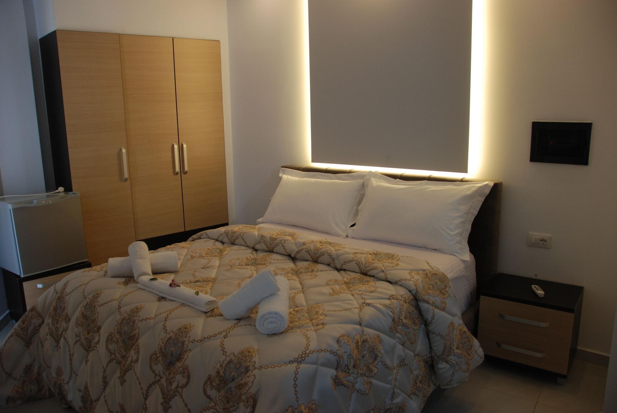 Blue Boutique Hotel Dhërmi 外观 照片