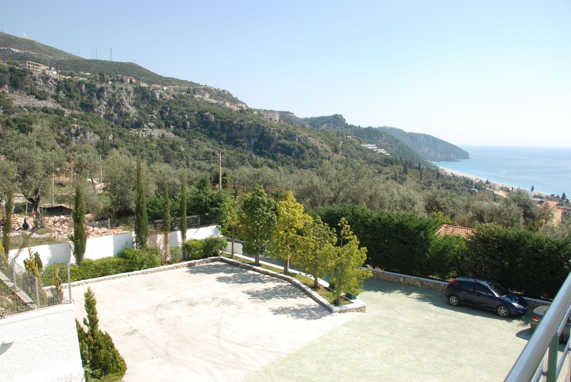 Blue Boutique Hotel Dhërmi 外观 照片
