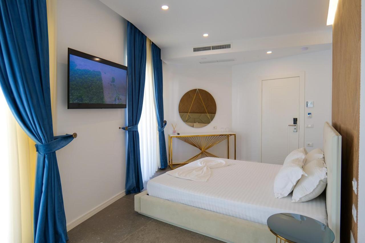 Blue Boutique Hotel Dhërmi 外观 照片