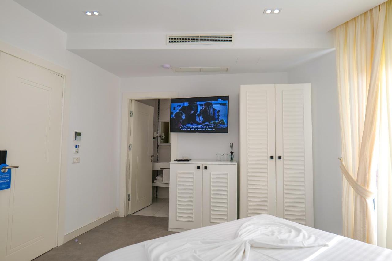 Blue Boutique Hotel Dhërmi 外观 照片